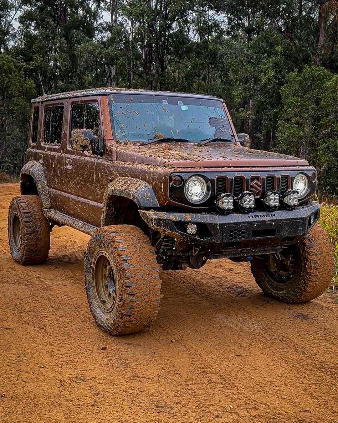 Glassy fun  #jimny #glasshousemountains #portals #mud #jimny5doors #bigdogbuilds #mudterrain #jimny4x4#offroadanimal #mountaingoat #methodracewheels #yokohama #flexy #hamer4x4 #bajadesigns #jimnyoffro